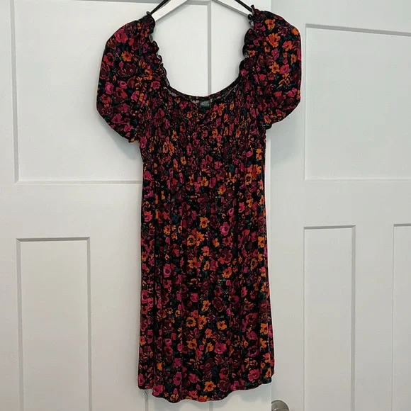 WILD FABLE DRESS. M. blk w/pink,orange flowers. pit 15” plus stretch length 33” - Picture 2 of 4